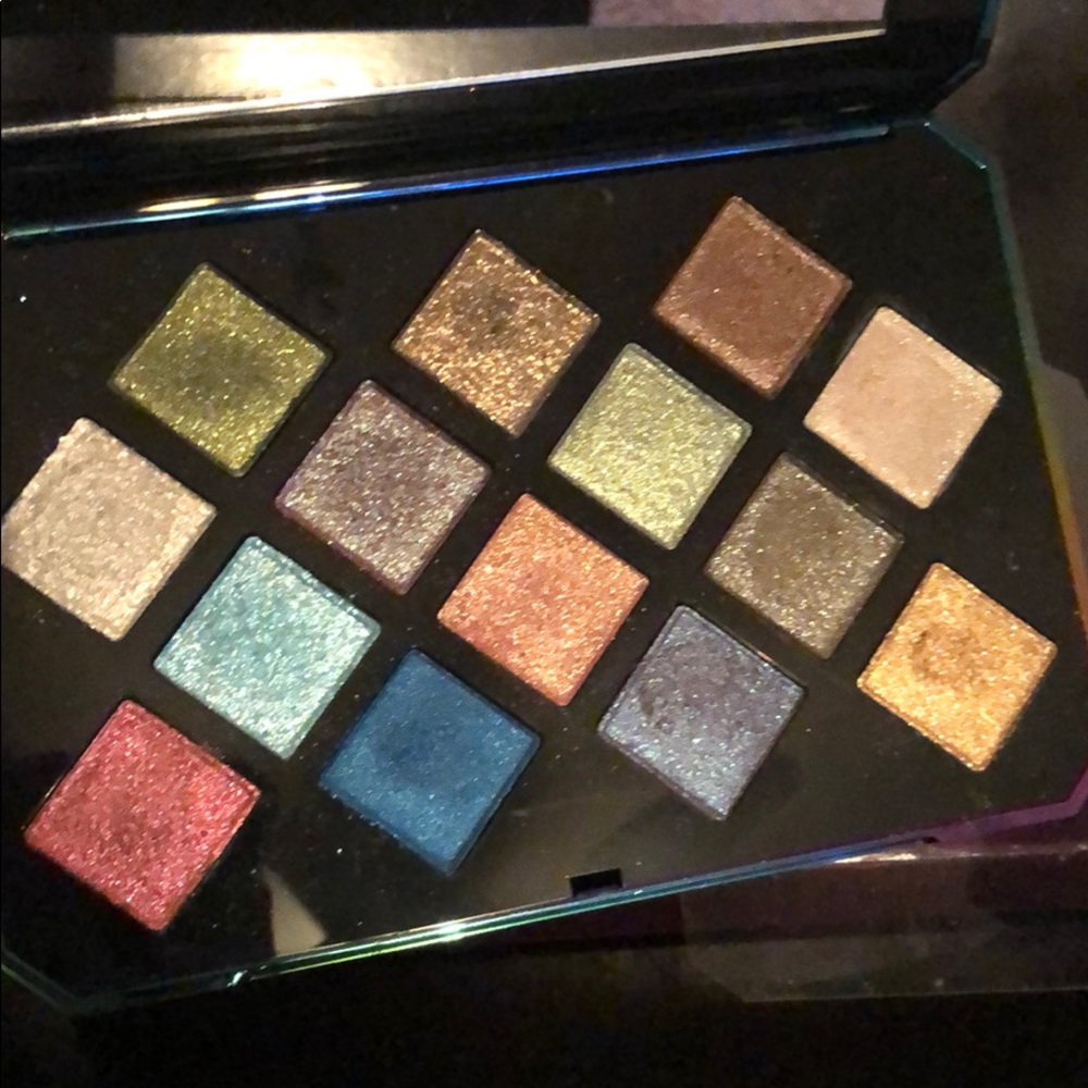 FLASH SALE‼️FENTY Galaxy palette great conditions
